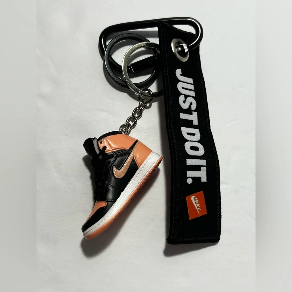 3D mini sneaker shoe keychain Black and Pink novelty‎ trinkets